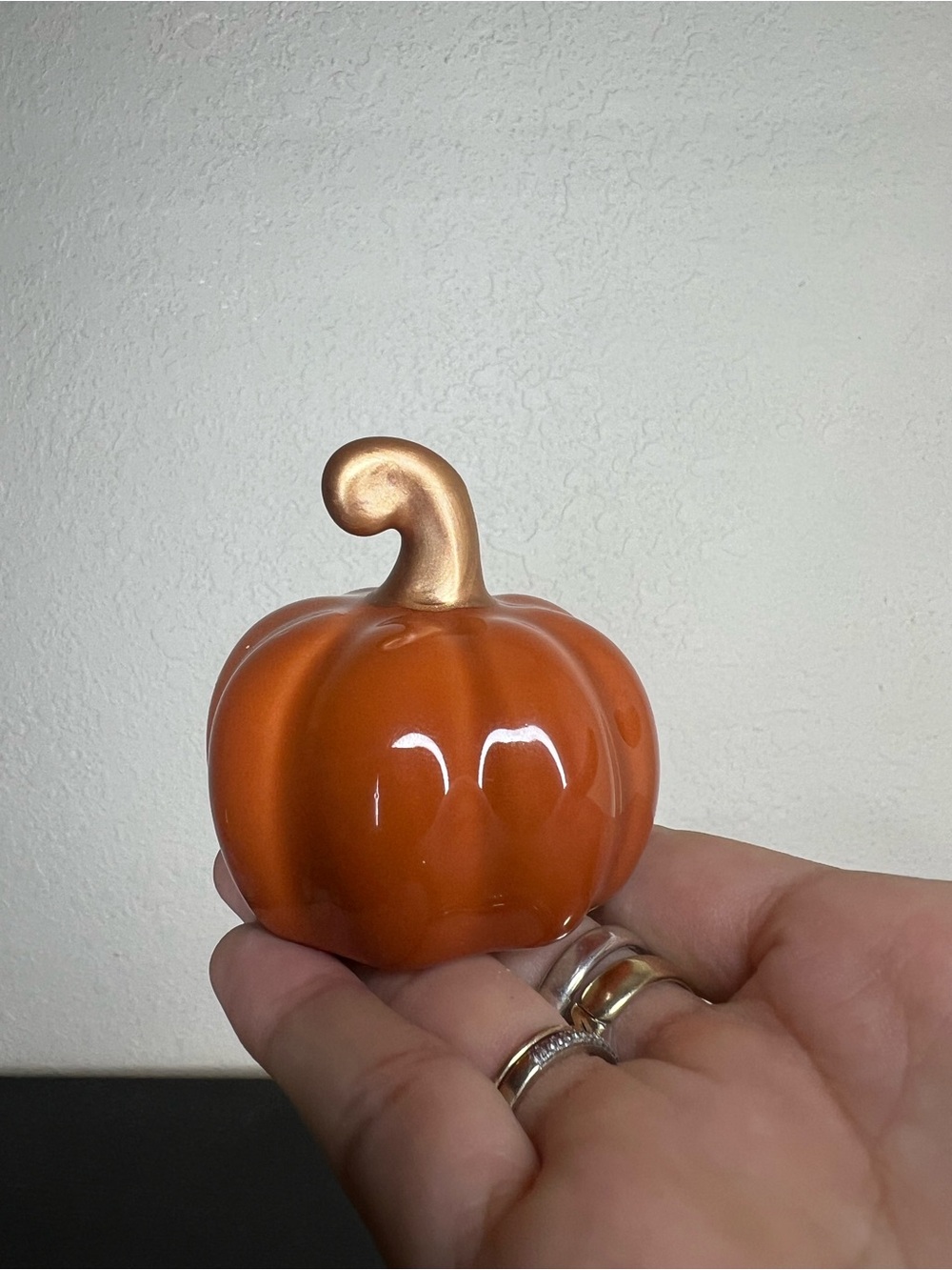 NEW Target Bullseyes Playground Set of 8 Medium & Small Ceramic Pumpkins - Picture 13 of 15
